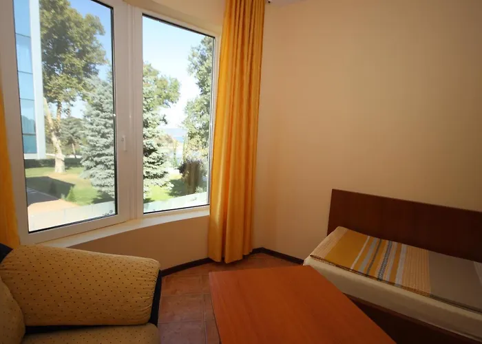 Continental 2* キテン